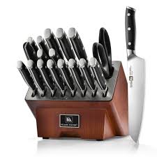 The Essential Guide to Choosing a Carbon Steel Knife Set for Every Kitchen
